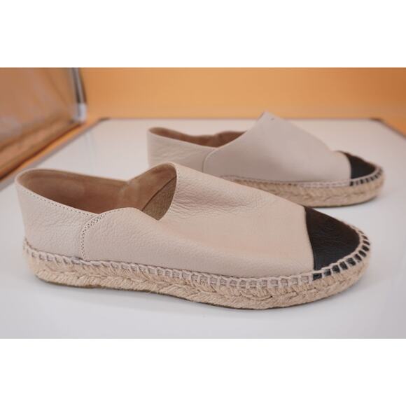 Chanel Beige Leather Black Logo CC Cap Toe Espadrille Shoes SZ 38 Slip On flat - Picture 10 of 11